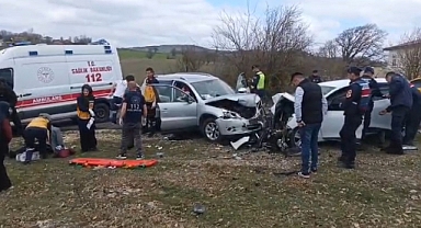 KAFA KAFAYA ÇARPIŞTILAR: 8 YARALI