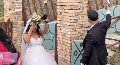 Gelin ve damat havaya ateş açtı