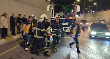 Karşı şeride geçen otomobil, otobüse çarptı:2 yaralı