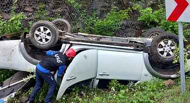 Pikap takla attı: 2 yaralı