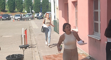 Karabük'te sınava geç kaldı, gözyaşlarını tutamadı