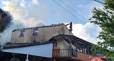 Yenice’de köy camisi yandı