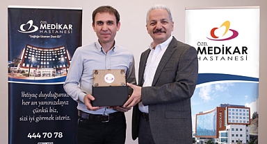 Kardiyoloji Doktoru Mehmet Bozbay Doçent Unvanını Aldı