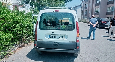 Geri manevra yaparken yayaya çarptı