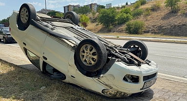 Ters dönen aracın sürücüsü yaralandı