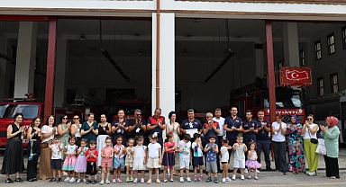 Minik Yüreklerden Kahraman İtfaiyecilere Madalya