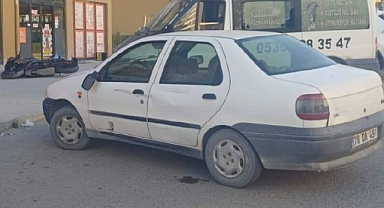 Otomobile çarpan motosikletin sürücüsü yaralandı