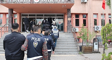 Karabük'te siber dolandırıcılık operasyonu:14 kişi tutuklandı