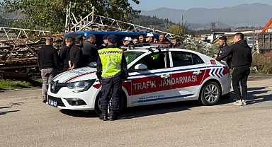 Trafik cezasına kızdı elektrik direğine çıktı