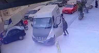 El Freni Çekilmeyen Kamyonet Geri Geri Kaydı