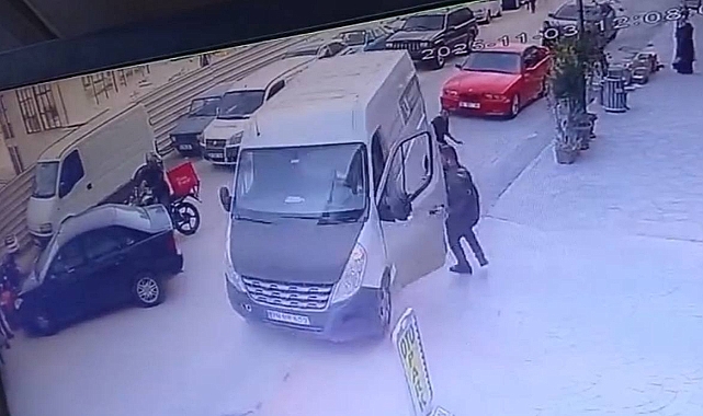 El Freni Çekilmeyen Kamyonet Geri Geri Kaydı