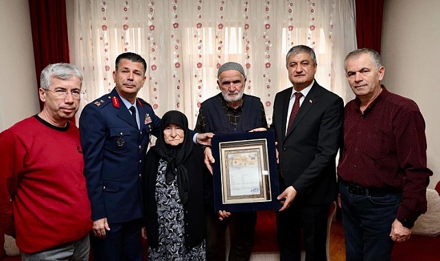 Vali Mustafa Yavuz, Şehit Ailemize Şehadet Belgesi’ni Takdim Etti