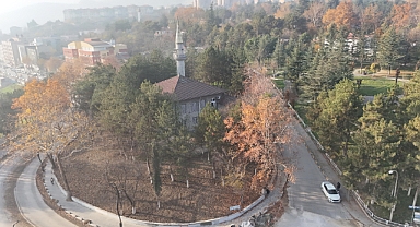 YENİŞEHİR CAMİİ’NDE RESTORASYON VE ÇEVRE DÜZENLEME ÇALIŞMALARI BAŞLADI 