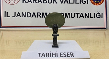 Antik Mısır dönemine ait heykel ele geçirildi