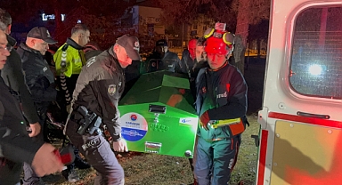 Direksiyon hakimiyetini kaybedip ağaca çarpan sürücü hayatını kaybetti