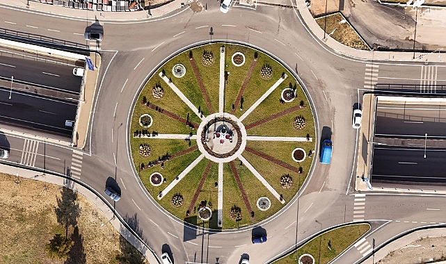 KARABÜK BELEDİYESİ ŞEHİR GENELİNDE YEŞİLLENDİRME ÇALIŞMALARINI SÜRDÜRÜYOR