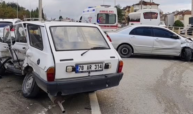 Karabük'te iki ayrı trafik kazası:3 yaralı