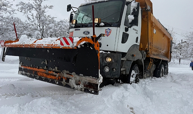 KARABÜK’TE KARLA MÜCADELEDE 3. GÜN: KARABÜK BELEDİYESİ GECE GÜNDÜZ SAHADA