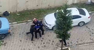 Karton istifleyen anne-oğul zabıtalara saldırdı!