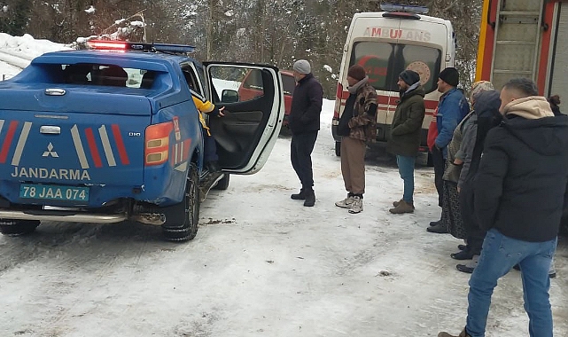 Alevlere teslim olan ahşap ev tamamen yandı