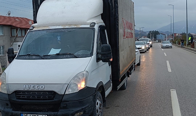 Safranbolu'da otomobil ile kamyonet çarpıştı: 3 yaralı