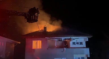 Yenice'de 2 katlı evde çıkan yangın söndürüldü