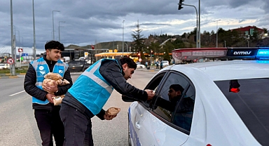 AK Gençliğin “İftara 5 Kala” Geleneği Sürüyor 