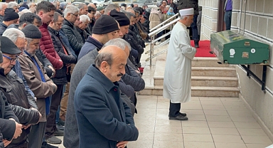 Denizde boğulan gencin cenazesi Karabük'te toprağa verildi