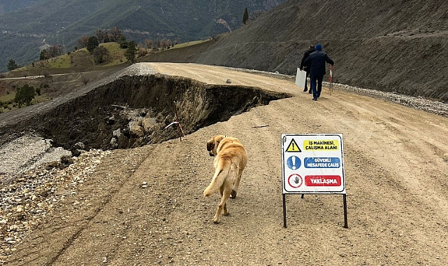 Karabük’te heyelan nedeniyle ulaşım durdu