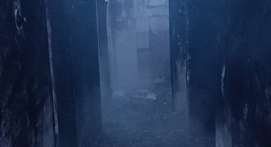 Köy muhtarının evi alevlere teslim oldu