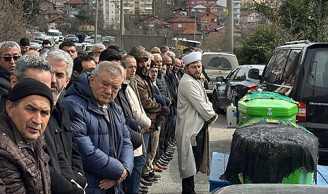 Feci kazada ölen karı koca yan yana toprağa verildi 