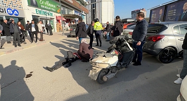 Kamyonetin açık kapısına çarpan motosiklet sürücüsü yaralandı
