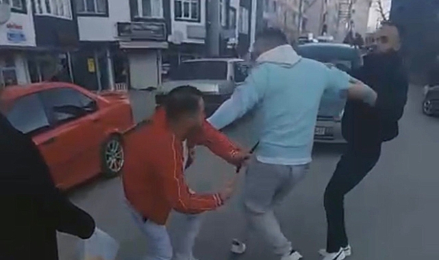 Yol verme kavgası kamerada 