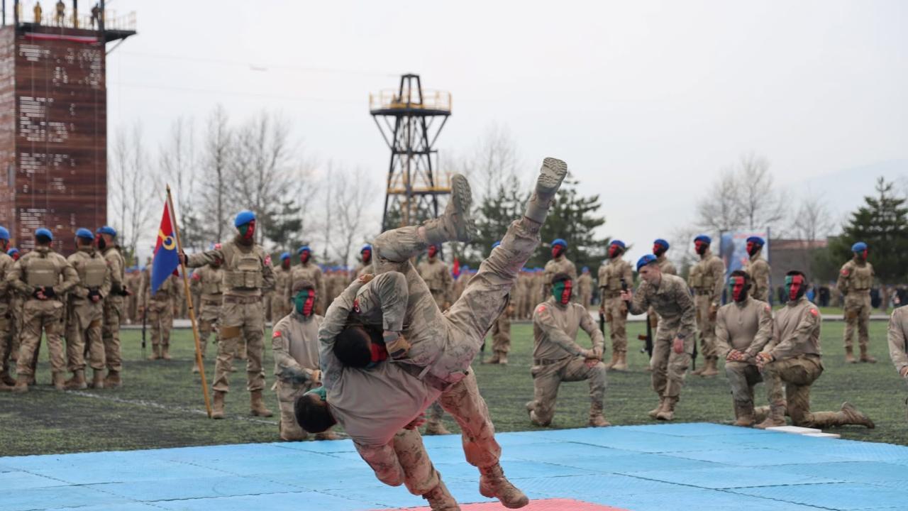 38.Dönem Jandarma Uzman Erbaş Komando Temel Kursu Kapanış Töreni Düzenlendi