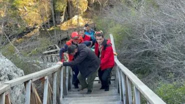 80 metreden boşluğa atladı