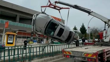 Alkollü sürücü kanala uçtu