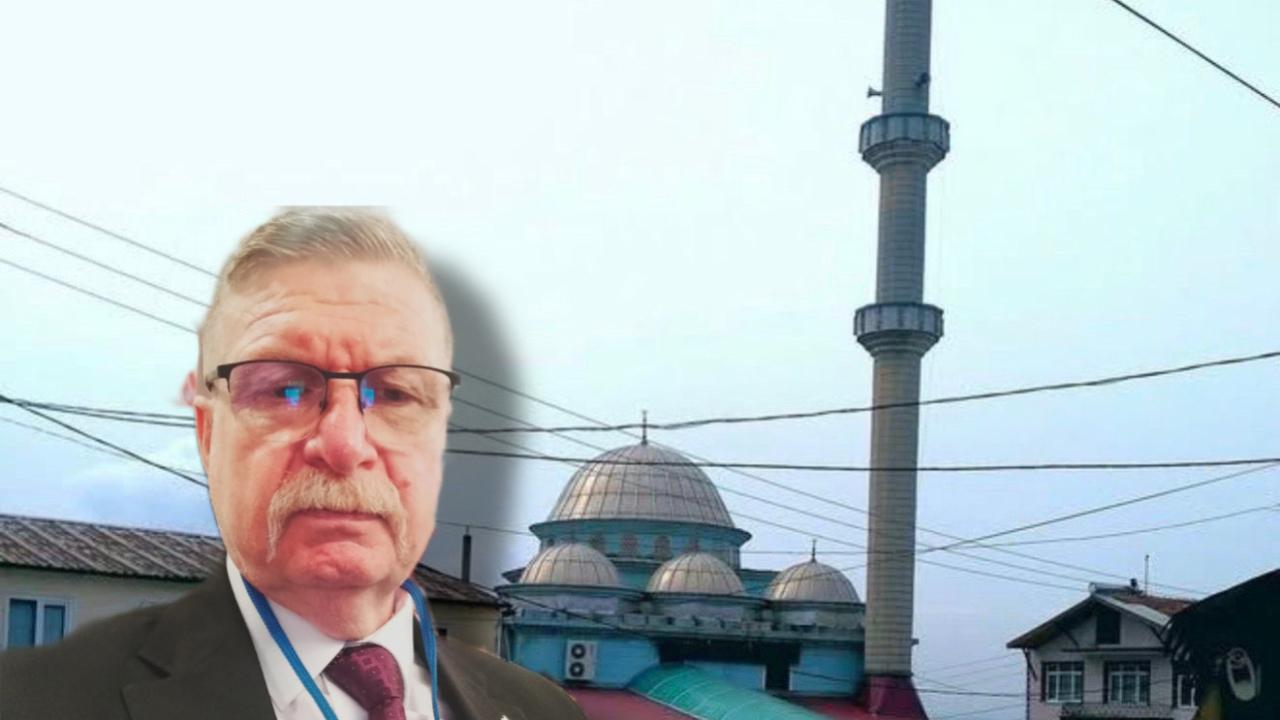 Cuma namazı sırasında hayatını kaybetti