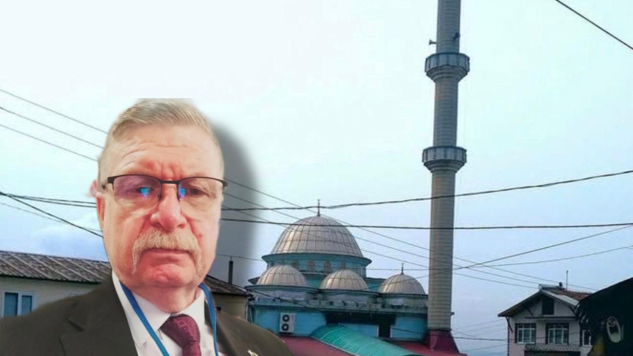 Cuma namazı sırasında hayatını kaybetti