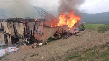 Karabük'te İki Katlı Evde Yangın Çıktı