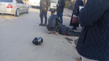 Minibüs İle Motosiklet Çarpıştı:1'i ağır 2 yaralı