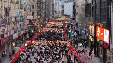 Karabük Belediyesi’nin İftarında Gönüller Aynı Sofrada Buluştu