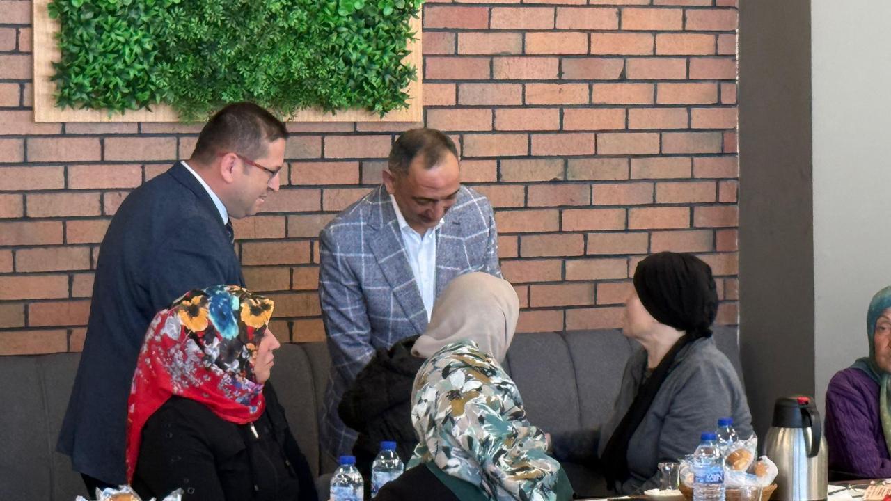 BAŞKAN ÇETİNKAYA “HER ŞEYDEN ÖNCE EVLADINIZIM HER ZAMAN YANINIZDAYIM”