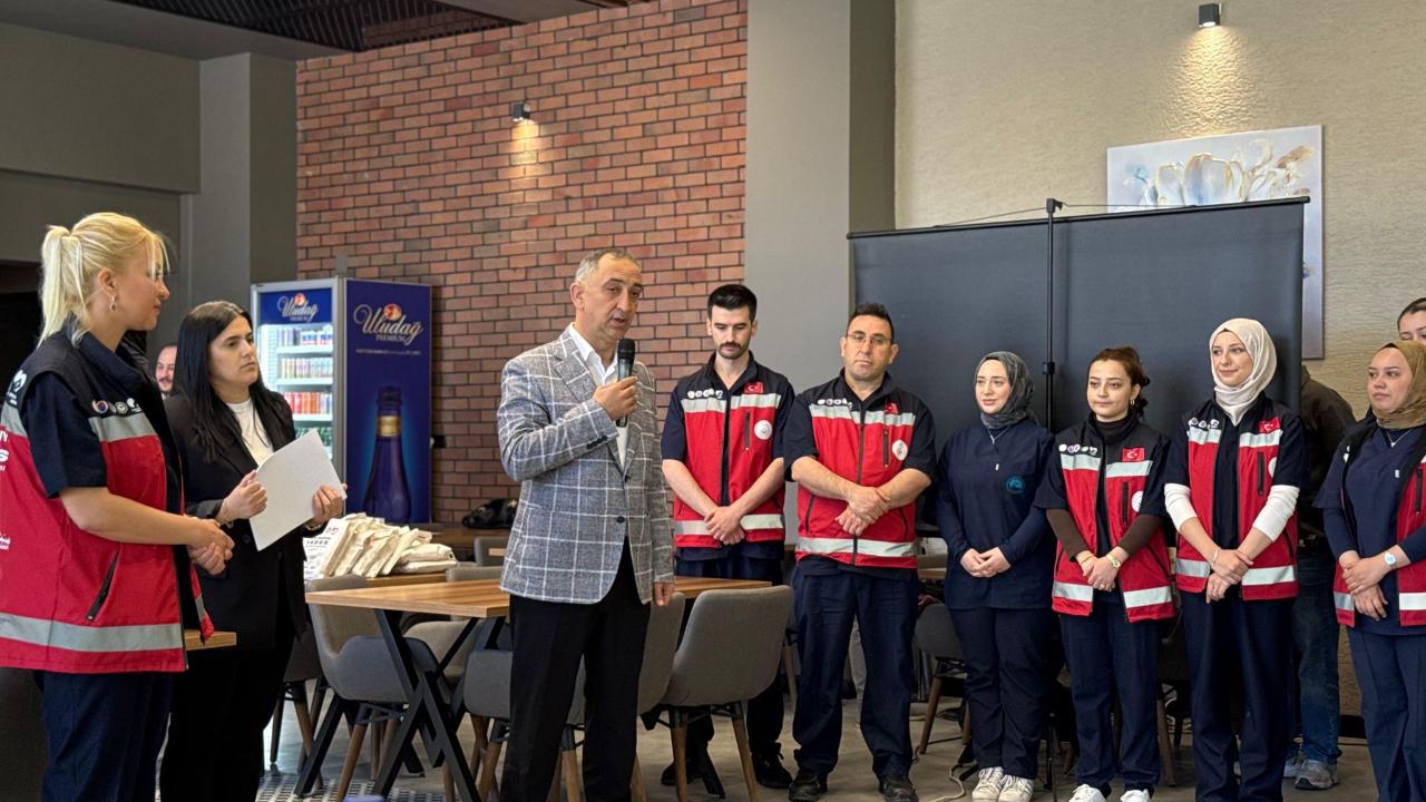 BAŞKAN ÇETİNKAYA “HER ŞEYDEN ÖNCE EVLADINIZIM HER ZAMAN YANINIZDAYIM”