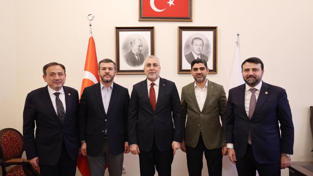 BAŞKAN ÇETİNKAYA KARABÜK’ÜN YARINLARI  İÇİN BAKANLIKLARDA