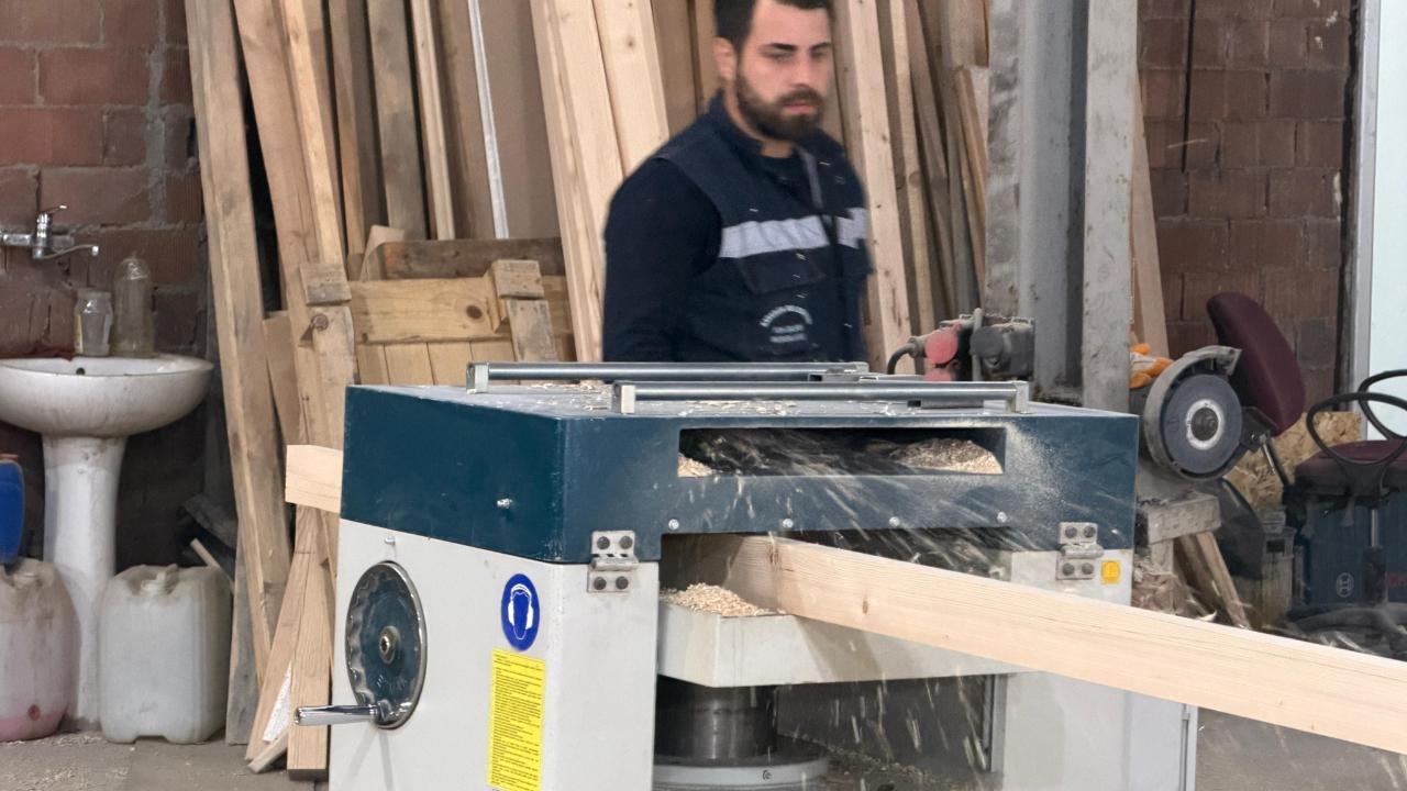 BAŞKAN ÇETİNKAYA MARANGOZHANEYİ YENİLEDİ ÜRETİM KAPASİTESİ ARTTI