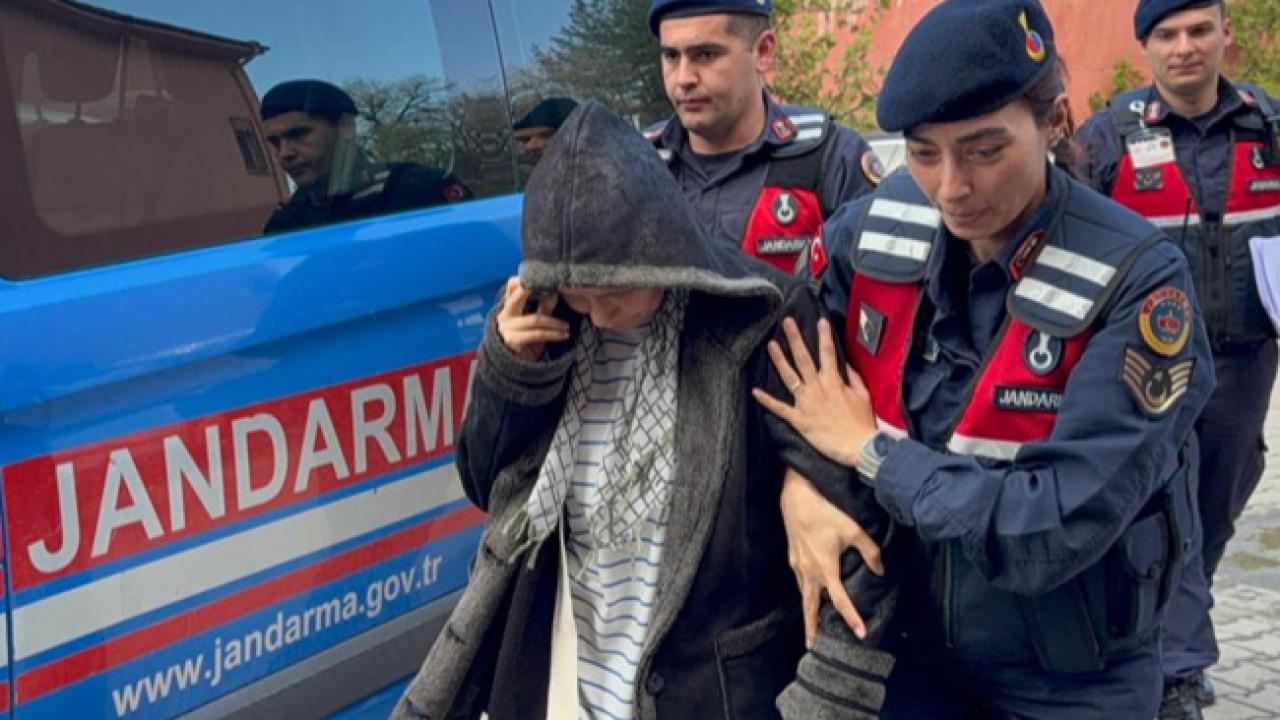 Eşini av tüfeği ile öldüren şüpheli adliyede