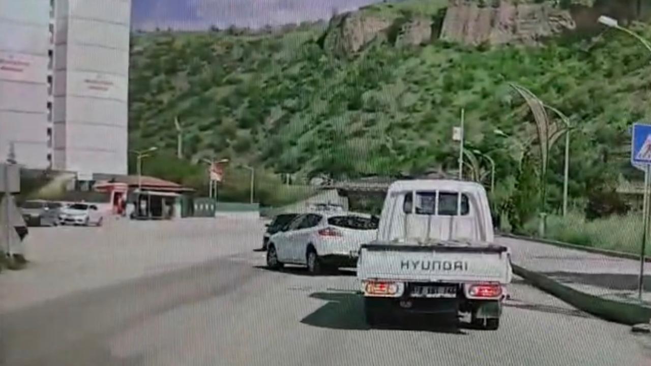 Karabük’te üç kişinin yaralandığı kazanın görüntüleri ortaya çıktı