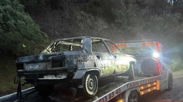 SEYİR HALİNDEKİ ARAÇ ALEV ALEV YANDI