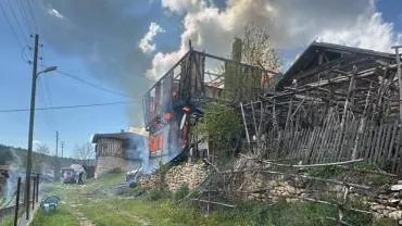 Safranbolu’da ev alevlere teslim olmaktan son anda kurtuldu